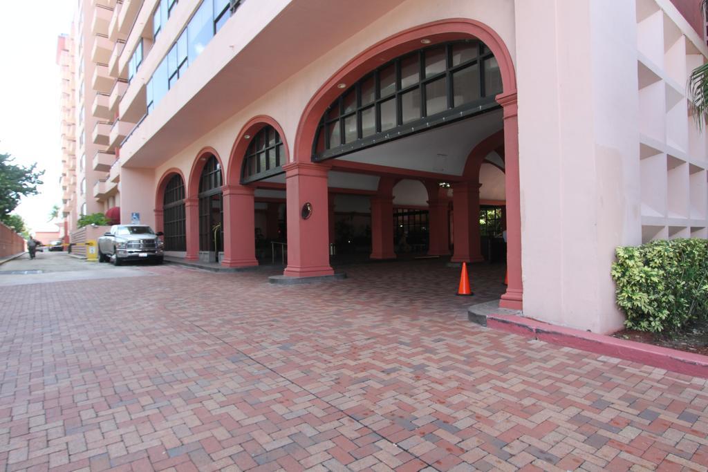 Beachfront Suites Miami Beach Exterior photo